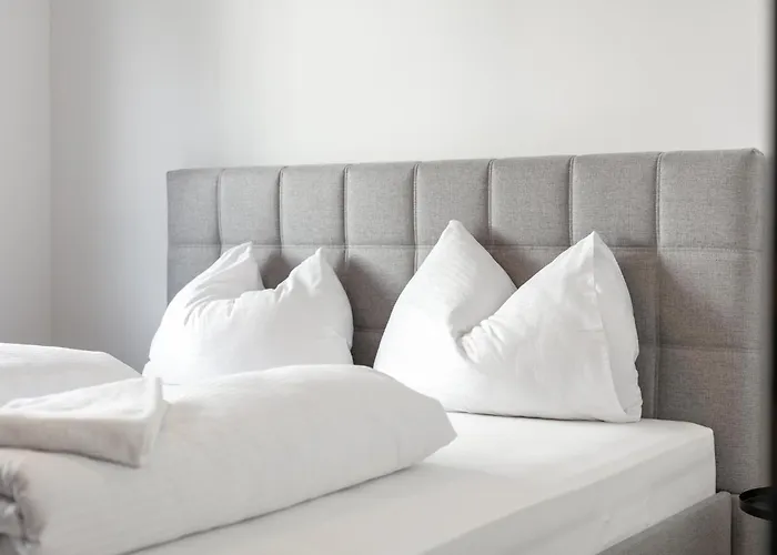 Apartament 8 *